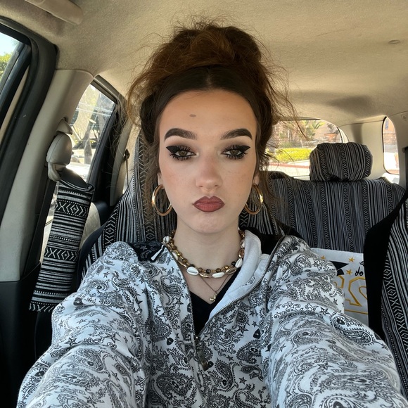 Meet your Posher, Sheridan - Picture 1 of 1